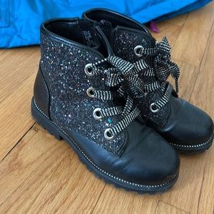Adorable sparkly black booties